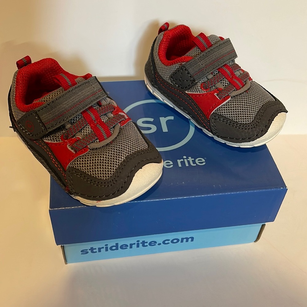 Brand new in box stride rite soft motion kylo in grey.